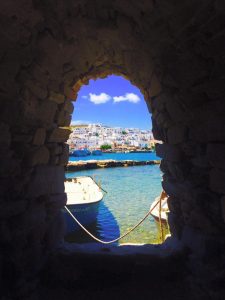 Discover-the-Island-of-Paros-Greece-what-to-do-see-and-eat_paros_naoussa_fishing-village_travel-blog_travel-guide_svadore_fishing village_naoussa_tunnel_ocean